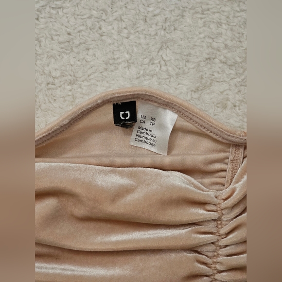 *DYNAMITE* Ruffled crop top. Long sleeve. - Picture 4 of 4